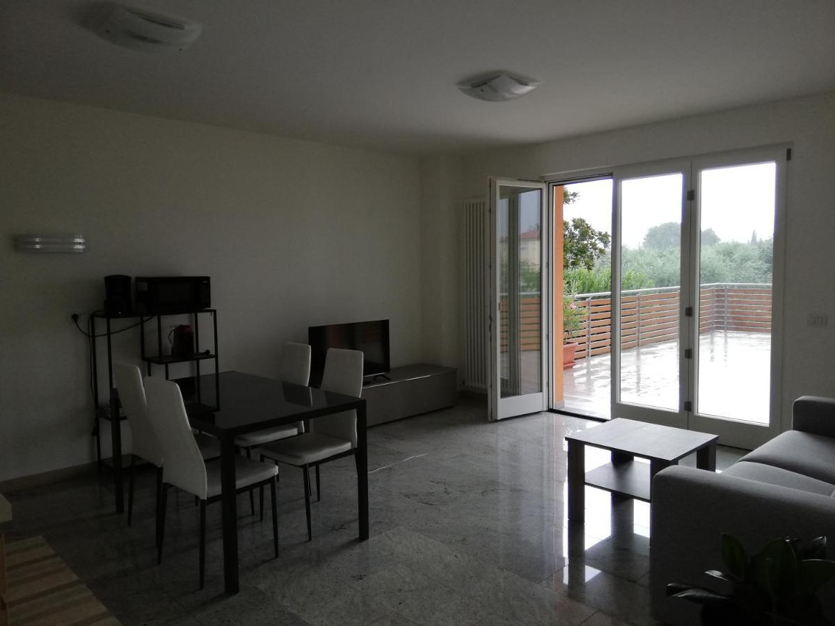 Appartamento La Terrazza ริวาเดลการ์ดา ภายนอก รูปภาพ