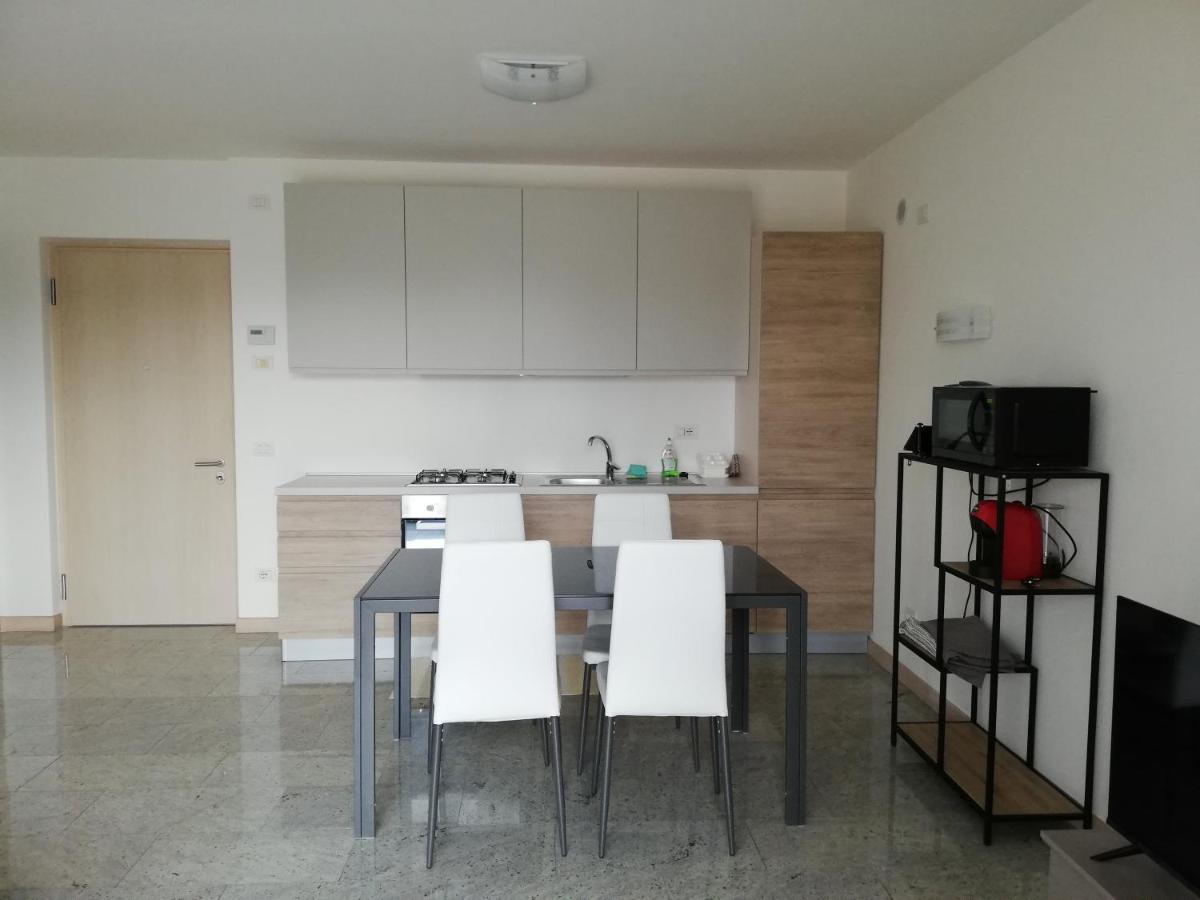 Appartamento La Terrazza ริวาเดลการ์ดา ภายนอก รูปภาพ