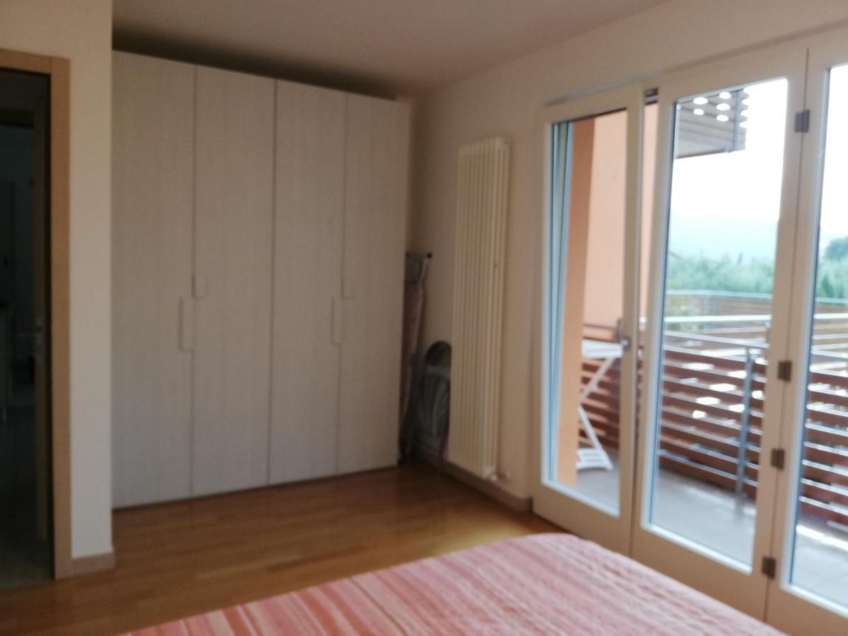Appartamento La Terrazza ริวาเดลการ์ดา ภายนอก รูปภาพ