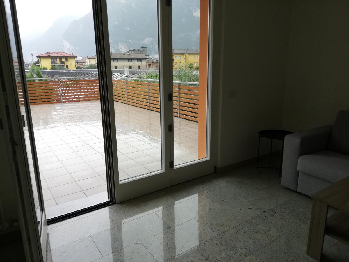Appartamento La Terrazza ริวาเดลการ์ดา ภายนอก รูปภาพ